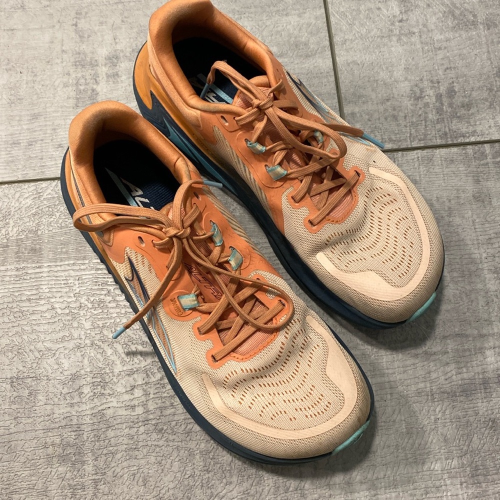 Altra Paradigm 7 women’s 8.5 US lightly used